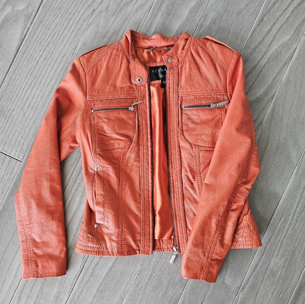 XS 100% leather jacket by Bernardo